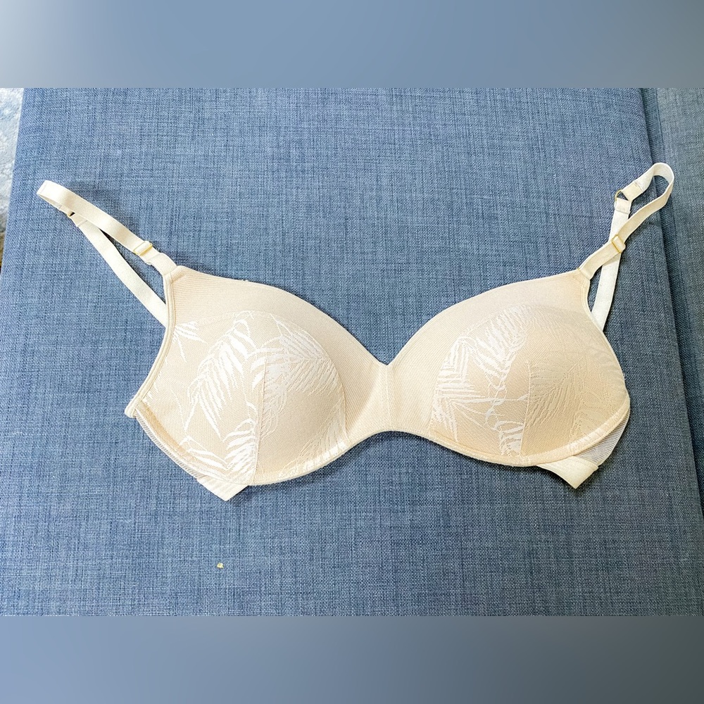 Smooth Lace No Wire Push Up Bra 36E (36DD)